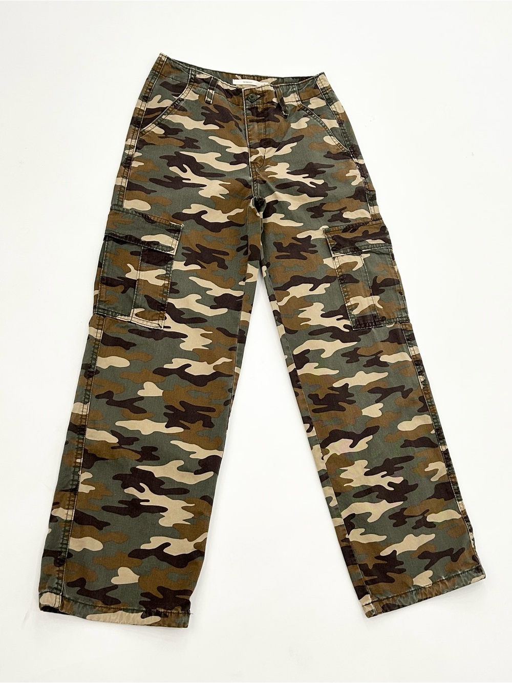 Levi’s ’94 Baggy Camo Cargo Pants Size 24 Wide Leg A4707-0012